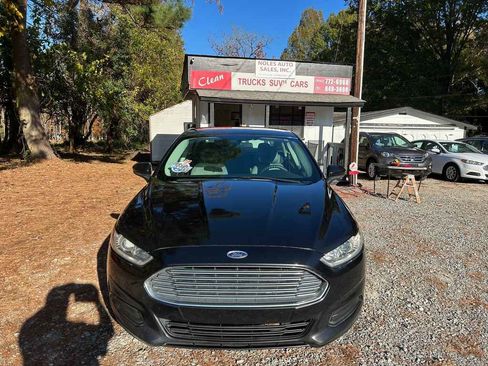 Used 2014 Ford Fusion S image 2