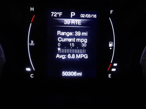 Used 2018 Jeep Compass Latitude w/ Cold Weather Group FWD image 17