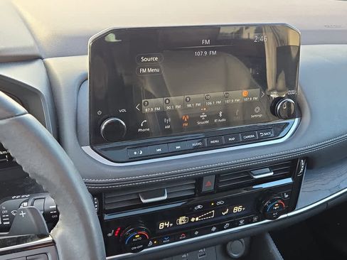 Used 2022 Nissan Rogue Platinum w/ Head-Up Display Package image 11