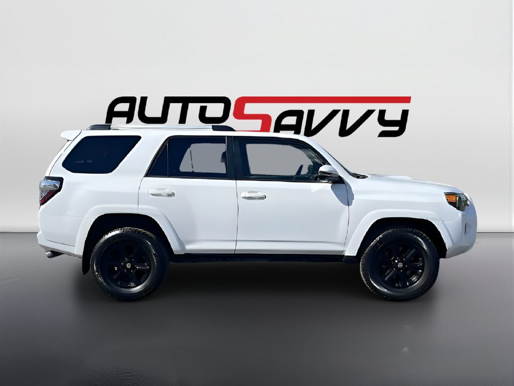Used 2024 Toyota 4Runner SR5 Premium w/ Moonroof Package AWD/4WD image 8