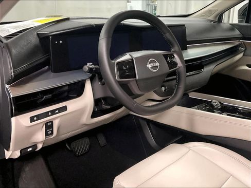 Used 2025 Nissan Murano SL w/ Cargo Package image 8