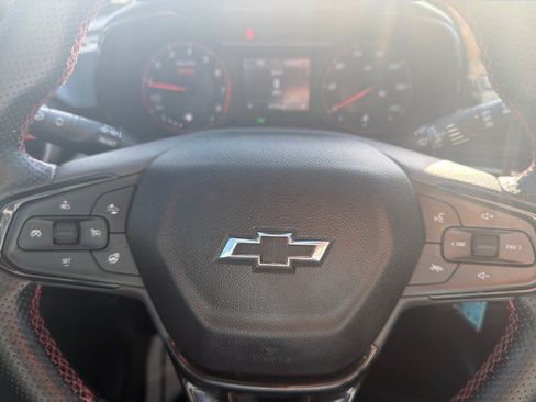Used 2024 Chevrolet Trax RS FWD image 7