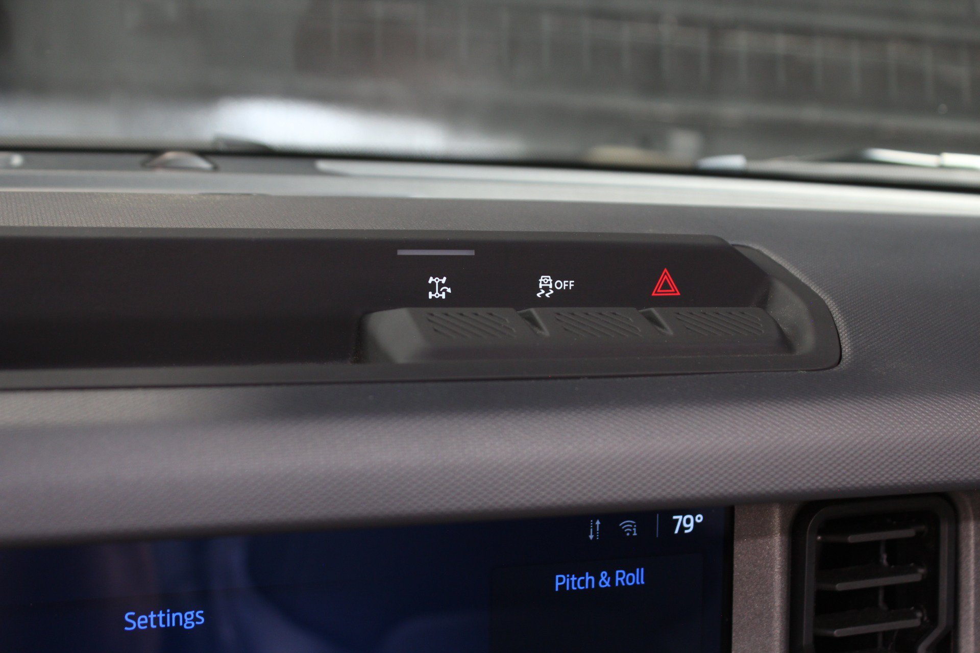 Used 2025 Ford Bronco 4-Door AWD/4WD image 50