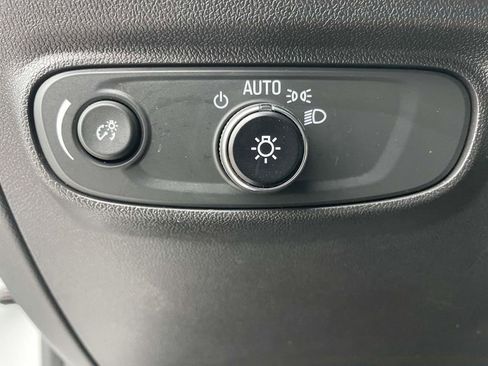 Used 2023 Chevrolet Equinox LT image 20