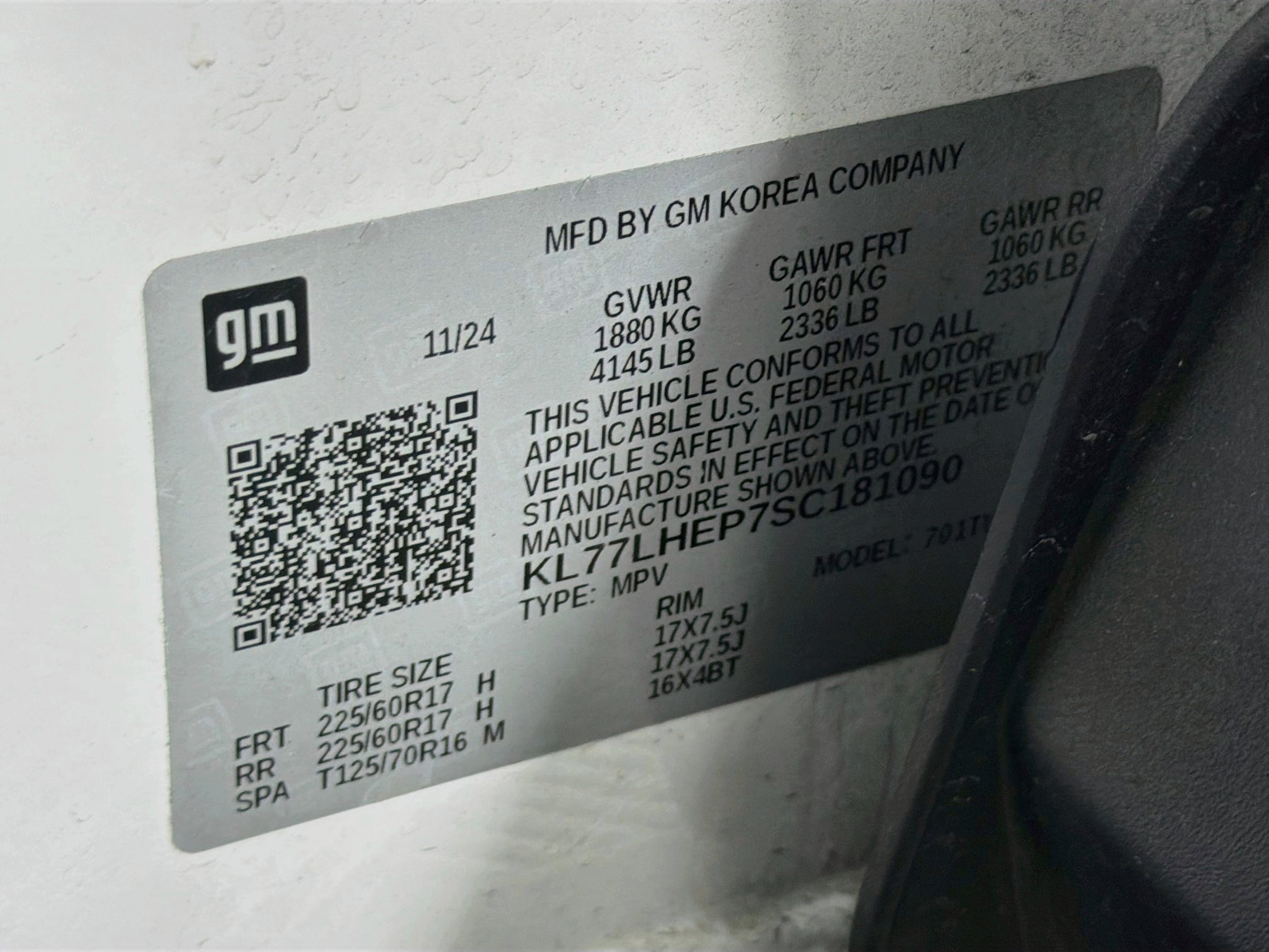 Used 2025 Chevrolet Trax LT FWD image 12