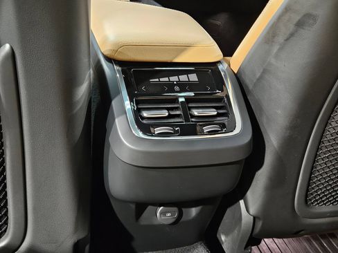Used 2021 Volvo XC60 T5 Inscription w/ Protection Package FWD image 37