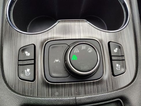 Used 2023 GMC Acadia SLT w/ Technology Package image 27