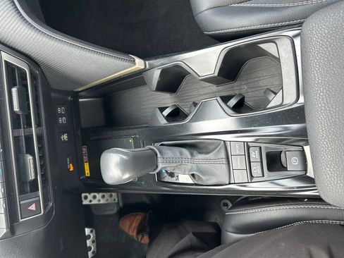 Used 2025 Toyota Camry SE FWD image 4