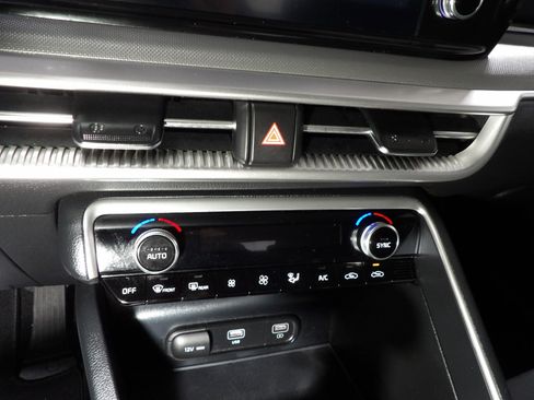 Used 2022 Kia K5 LXS image 16