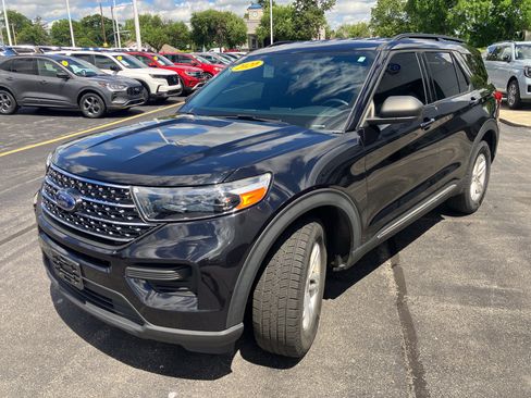 Used 2020 Ford Explorer XLT w/ Class III Trailer Tow Package AWD/4WD image 3