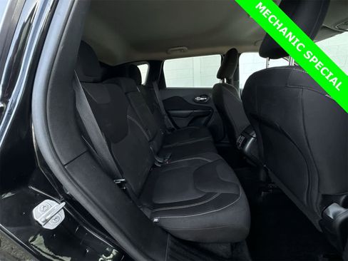 Used 2015 Jeep Cherokee Latitude image 20