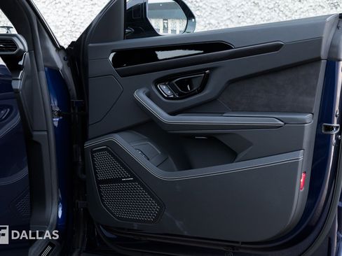 Used 2024 Lamborghini Urus S image 35