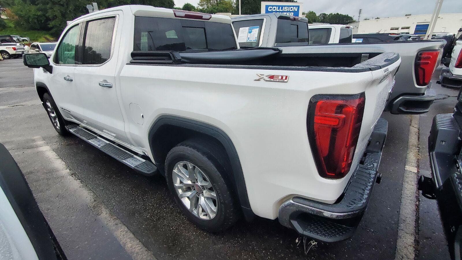 Used 2019 GMC Sierra 1500 SLT w/ SLT Premium Plus Package AWD/4WD image 8