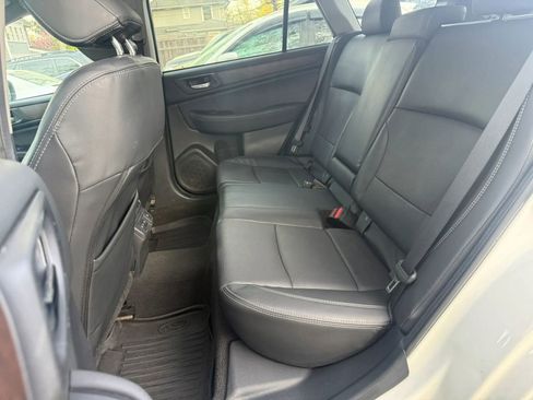 Used 2019 Subaru Outback 2.5i Limited image 9