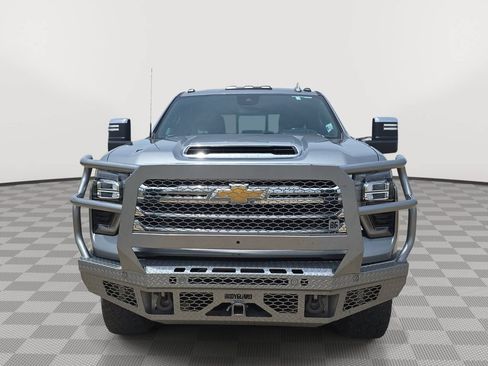 Used 2024 Chevrolet Silverado 3500 High Country w/ Technology Package AWD/4WD image 2