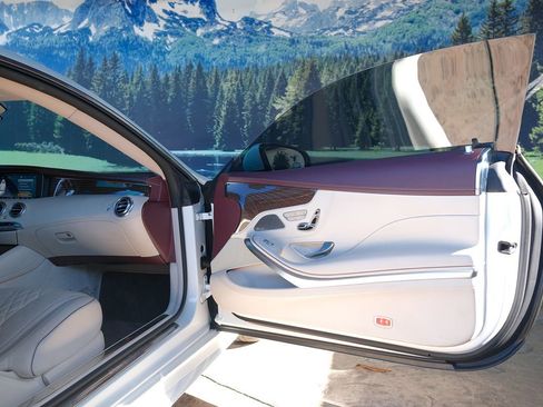 Used 2019 Mercedes-Benz S 560 Sedan image 33