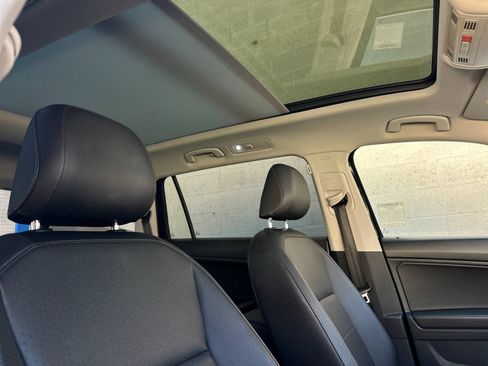 Used 2020 Volkswagen Tiguan SEL AWD/4WD image 17