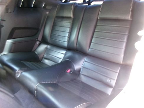 Used 2010 Ford Mustang GT Premium RWD image 11