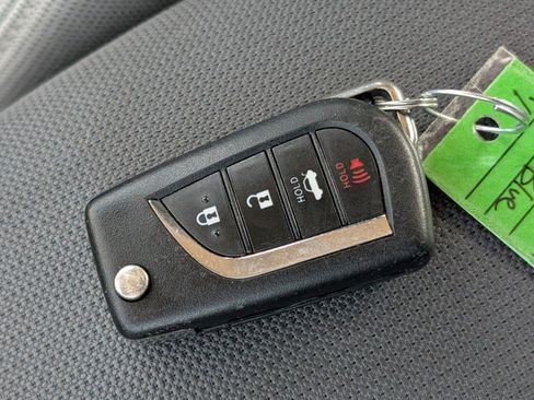 Used 2023 Toyota Corolla LE image 27