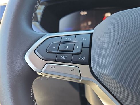 Used 2024 Volkswagen Taos SE image 24