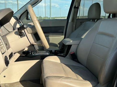 Used 2009 Ford Escape Limited AWD/4WD image 10