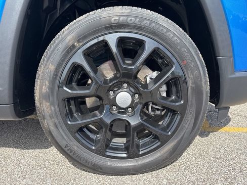 Used 2024 Jeep Compass Latitude AWD/4WD image 41