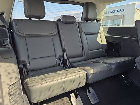 New 2025 Ford Expedition Active image 52