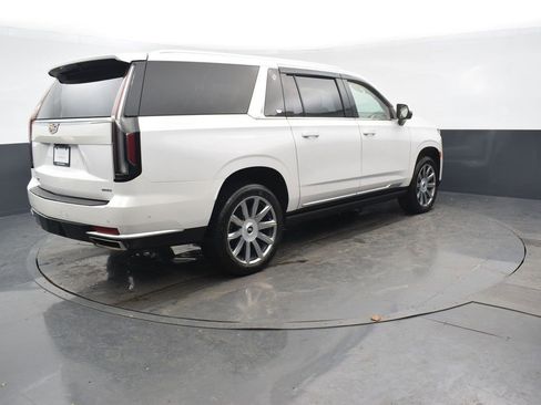 Used 2023 Cadillac Escalade ESV Premium Luxury Platinum w/ Heavy-Duty Trailer Package image 6