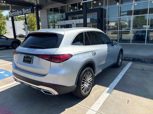 Used 2024 Mercedes-Benz GLC 300 4MATIC image 4