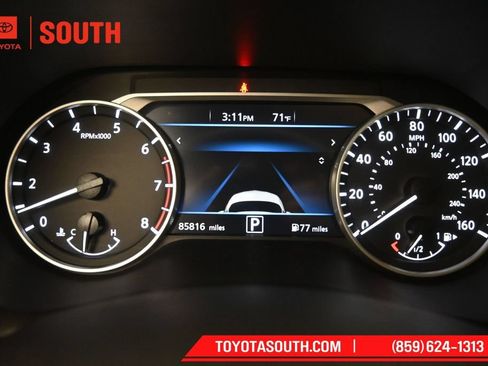 Used 2021 Nissan Sentra SV FWD image 12