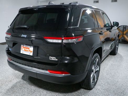 Used 2022 Jeep Grand Cherokee Limited 4xe w/ Luxury Tech Group II AWD/4WD image 7