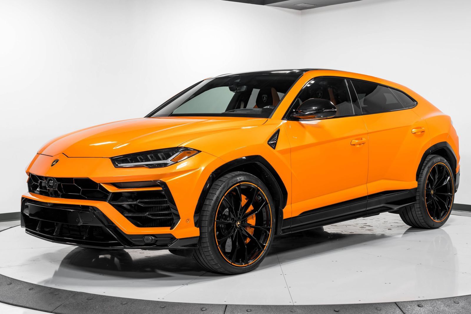 Used 2022 Lamborghini Urus AWD/4WD image 8