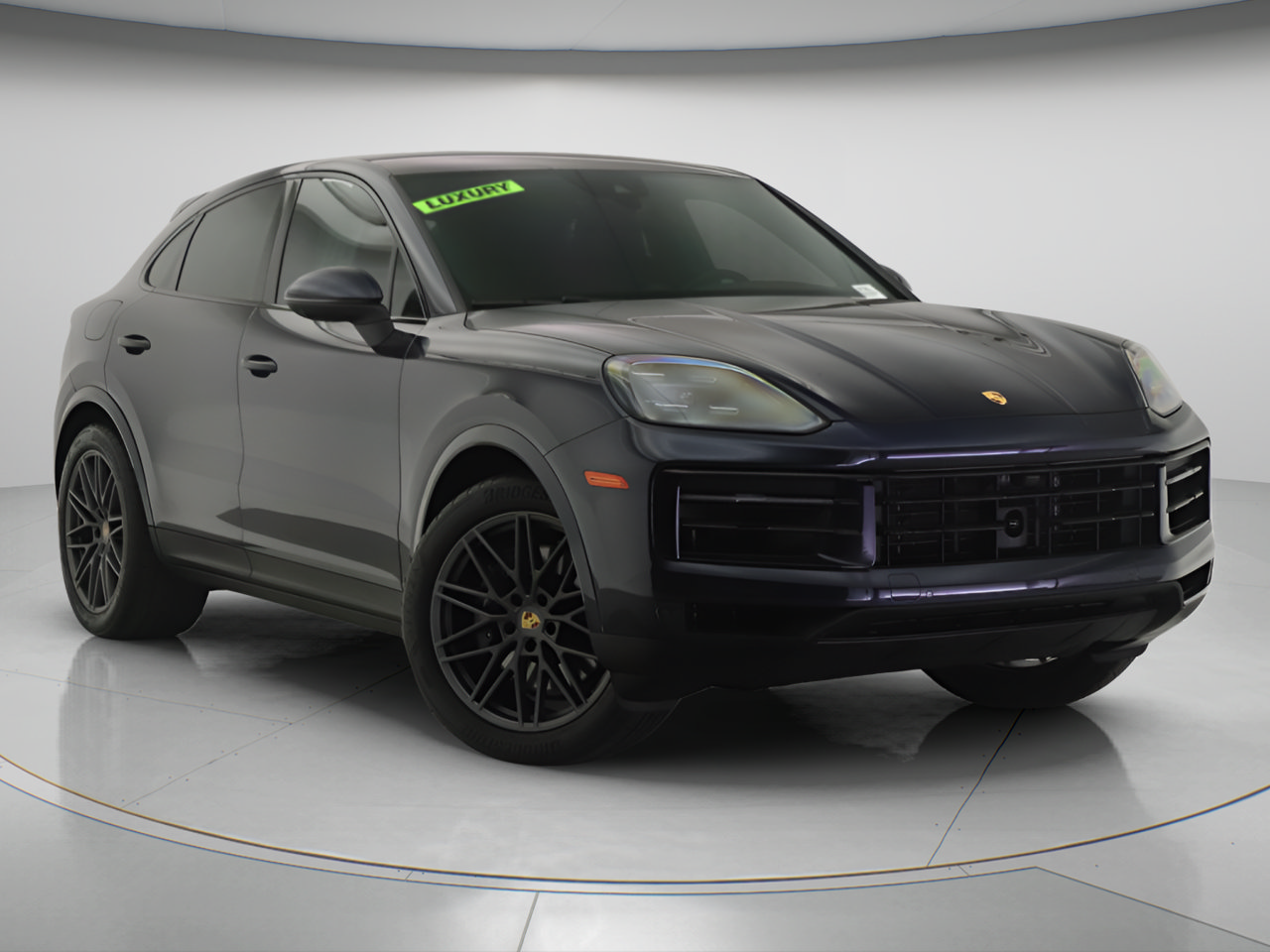 Used 2024 Porsche Cayenne Coupe AWD/4WD image 32