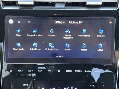 Used 2022 Hyundai Santa Cruz Limited AWD/4WD image 12