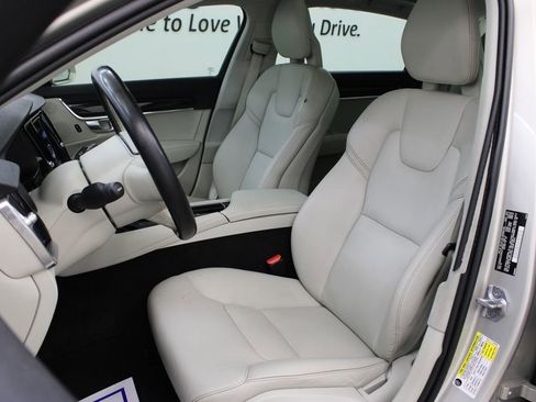 Used 2018 Volvo S90 T5 Momentum w/ Convenience Package image 16