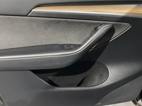 Used 2023 Tesla Model Y Long Range image 12