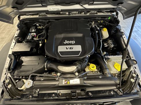 Used 2016 Jeep Wrangler Unlimited Sport image 23