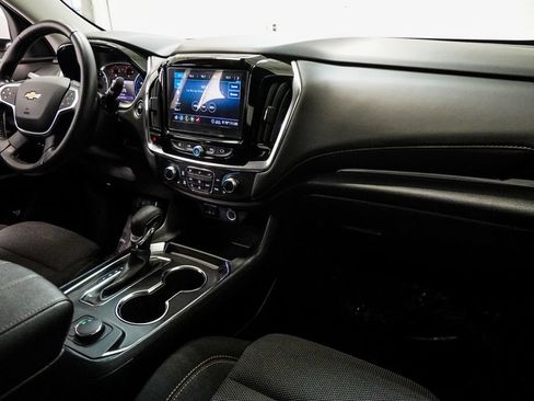 Used 2021 Chevrolet Traverse LT FWD image 12