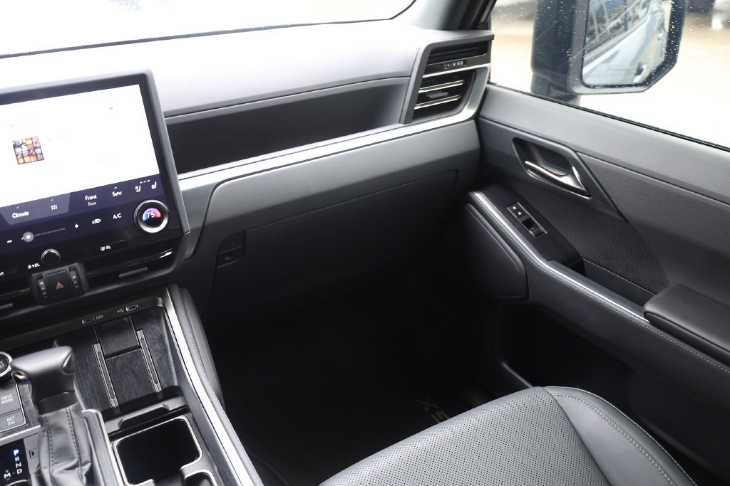 Used 2026 Lexus GX 550 w/ Cold Area Package AWD/4WD image 27