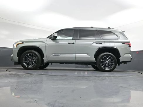 Used 2025 Toyota Sequoia Platinum AWD/4WD image 36