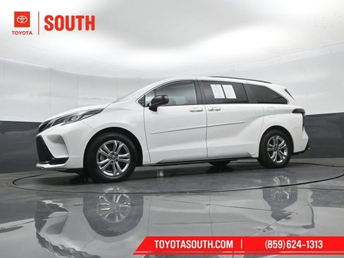 Used 2023 Toyota Sienna XSE w/ XSE Plus Package AWD/4WD image 47