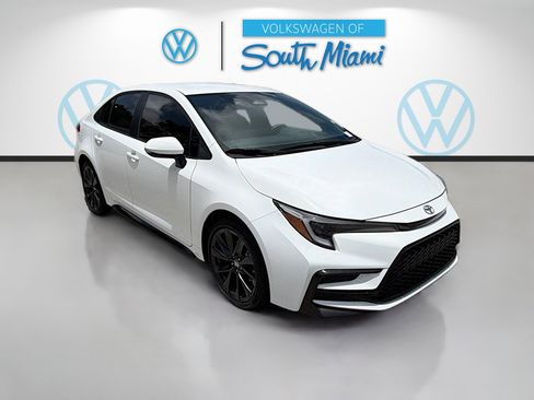 Used 2023 Toyota Corolla SE FWD image 1