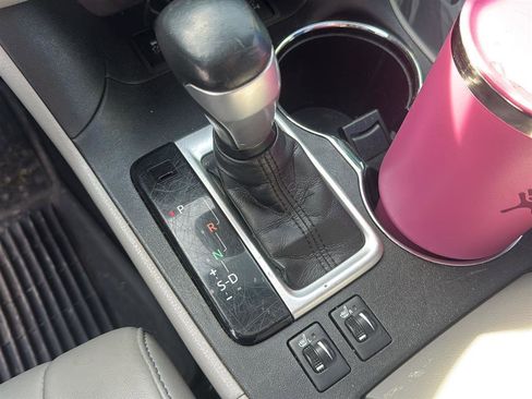 Used 2016 Toyota Highlander XLE image 16