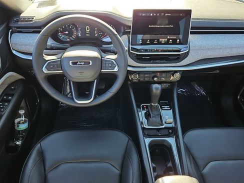 Used 2024 Jeep Compass Latitude w/ Sun and Sound Group image 12