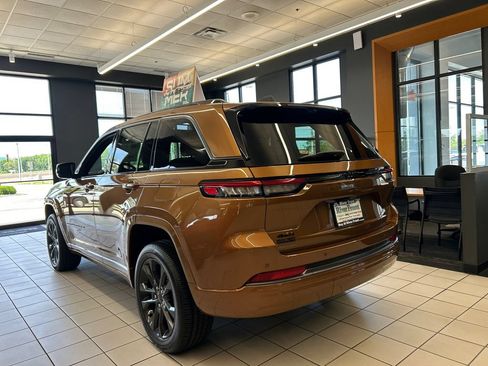 New 2026 Jeep Grand Cherokee Limited AWD/4WD image 8