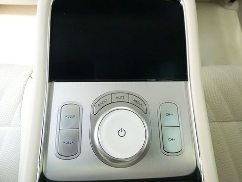 Used 2023 Genesis G90 3.5T image 24