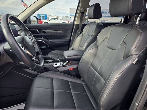 Used 2023 Kia Telluride AWD image 6
