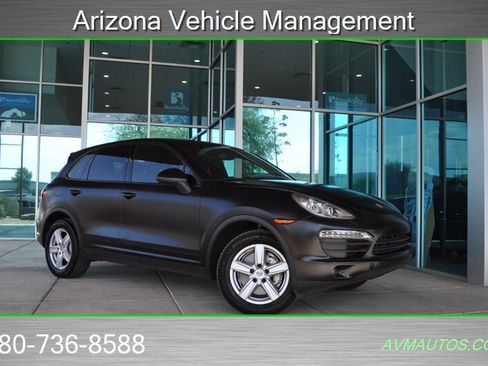 Used 2014 Porsche Cayenne S AWD/4WD image 2
