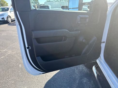 Used 2016 Chevrolet Silverado 2500 W/T image 12