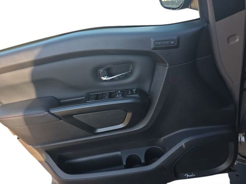 Used 2024 Nissan Titan PRO-4X w/ Pro-4x Convenience Package image 18
